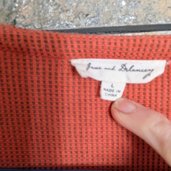 Women's Rust Color Henley Top, size L - Picture 3 of 6